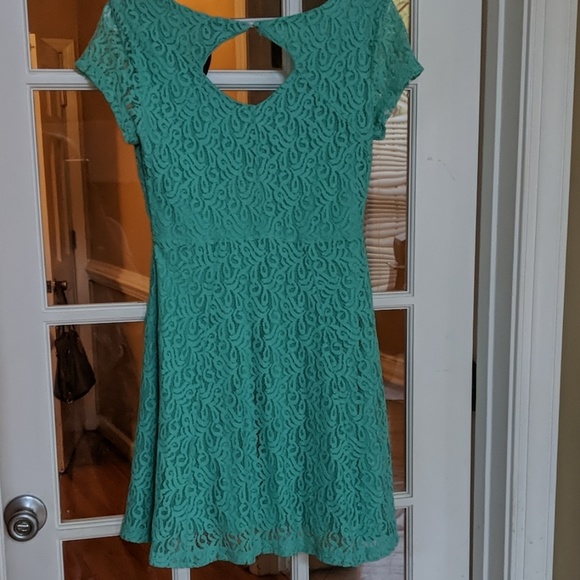 Dres - Picture 2 of 2